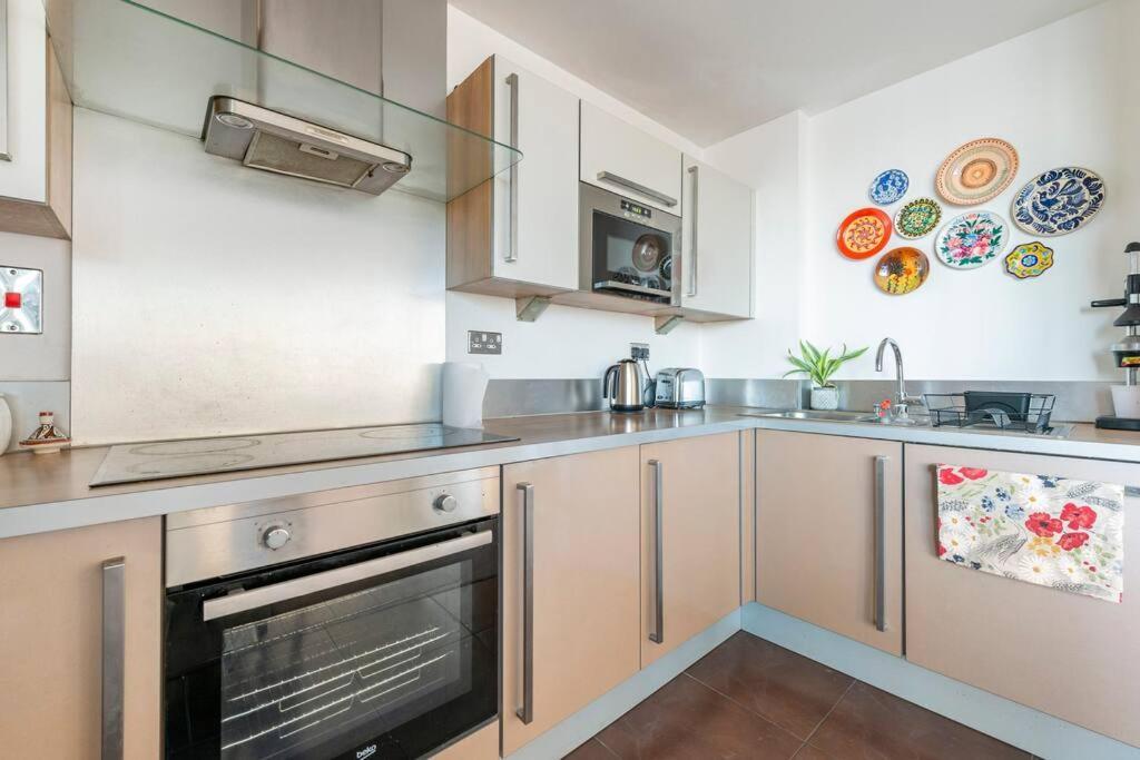London Skylineviews 2 Bed 2 Bath Flat Near Canary Wharf, O2 & Excel المظهر الخارجي الصورة