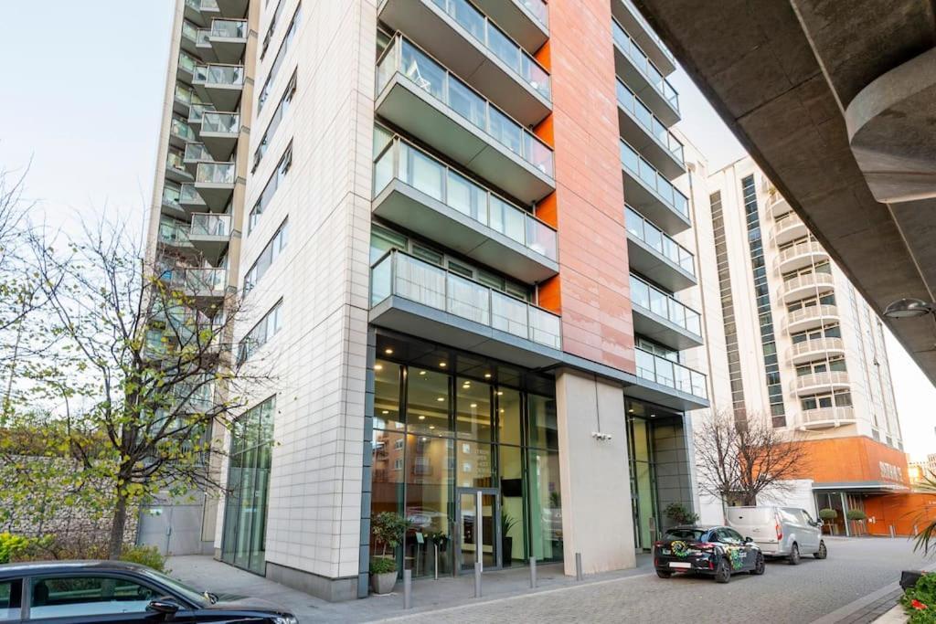London Skylineviews 2 Bed 2 Bath Flat Near Canary Wharf, O2 & Excel المظهر الخارجي الصورة