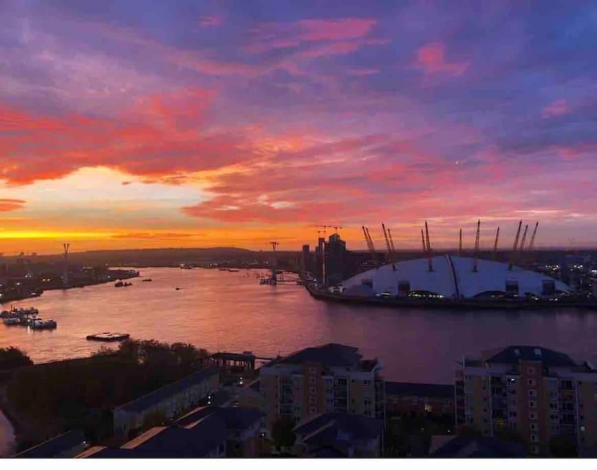 London Skylineviews 2 Bed 2 Bath Flat Near Canary Wharf, O2 & Excel المظهر الخارجي الصورة