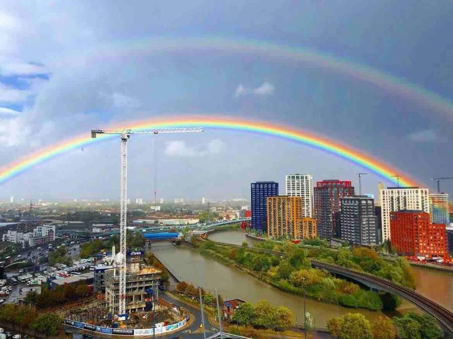 London Skylineviews 2 Bed 2 Bath Flat Near Canary Wharf, O2 & Excel المظهر الخارجي الصورة