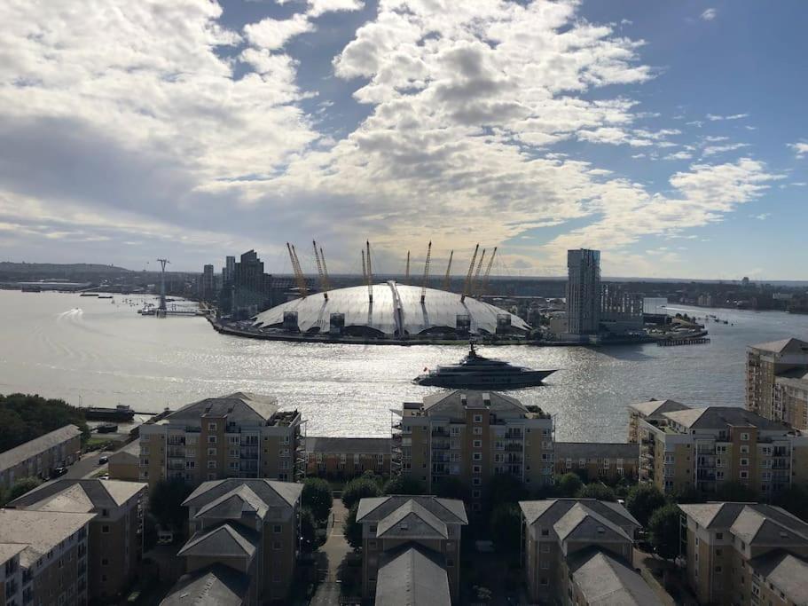 London Skylineviews 2 Bed 2 Bath Flat Near Canary Wharf, O2 & Excel المظهر الخارجي الصورة